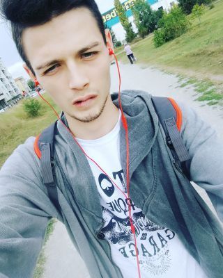 Андрей Данов